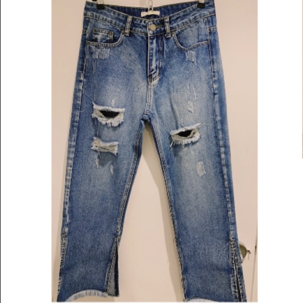 Side Slit ripped jeans